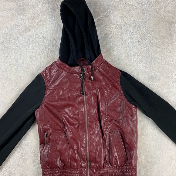 Forever 21 Maroon Faux Leather Bomber Jacket with Hoodie Small - Picture 6 of 8